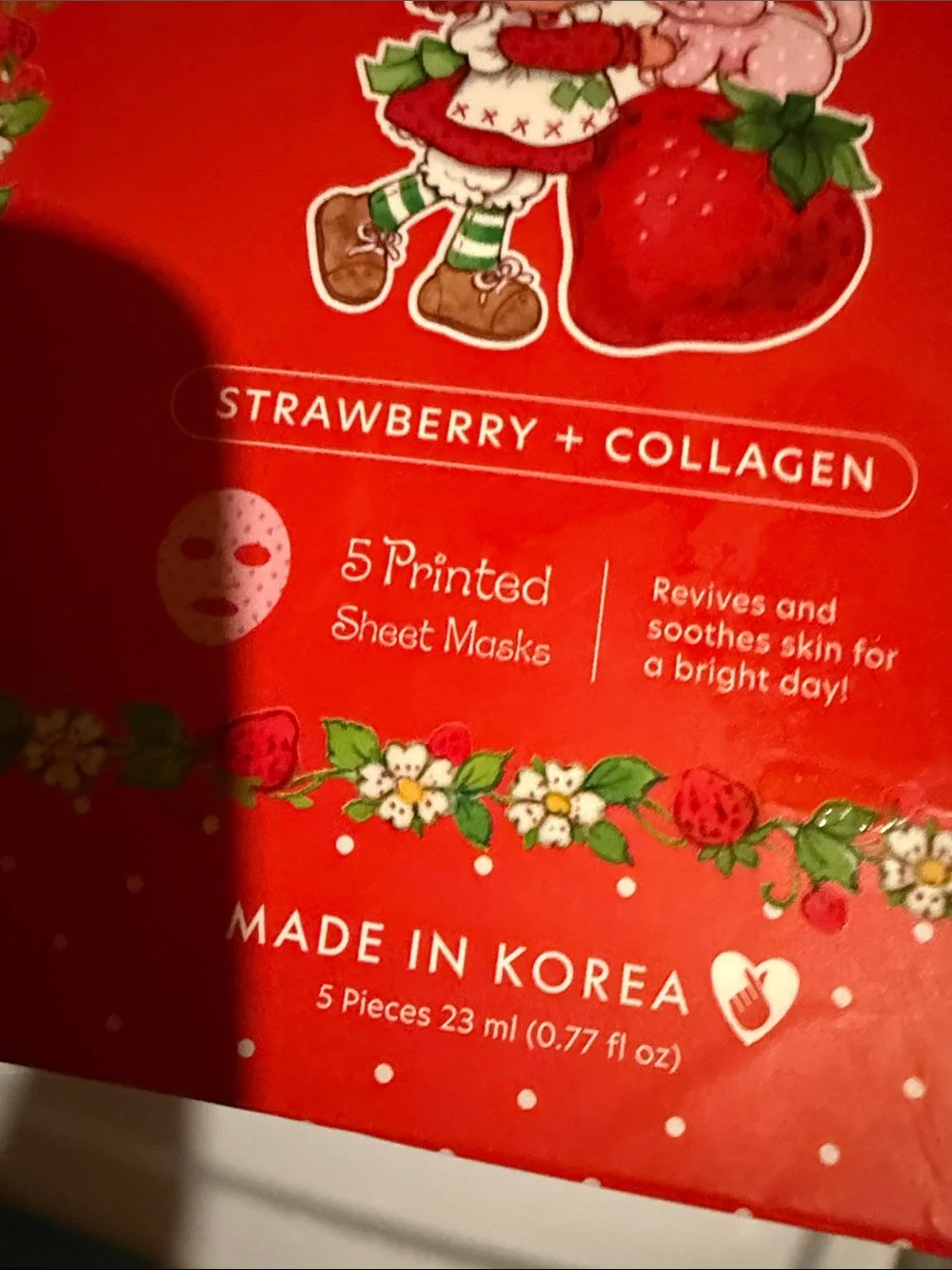 ❤️ free wirh purchase ❤️Strawberry Shortcake Berry Awake Face Mask Pack - Red